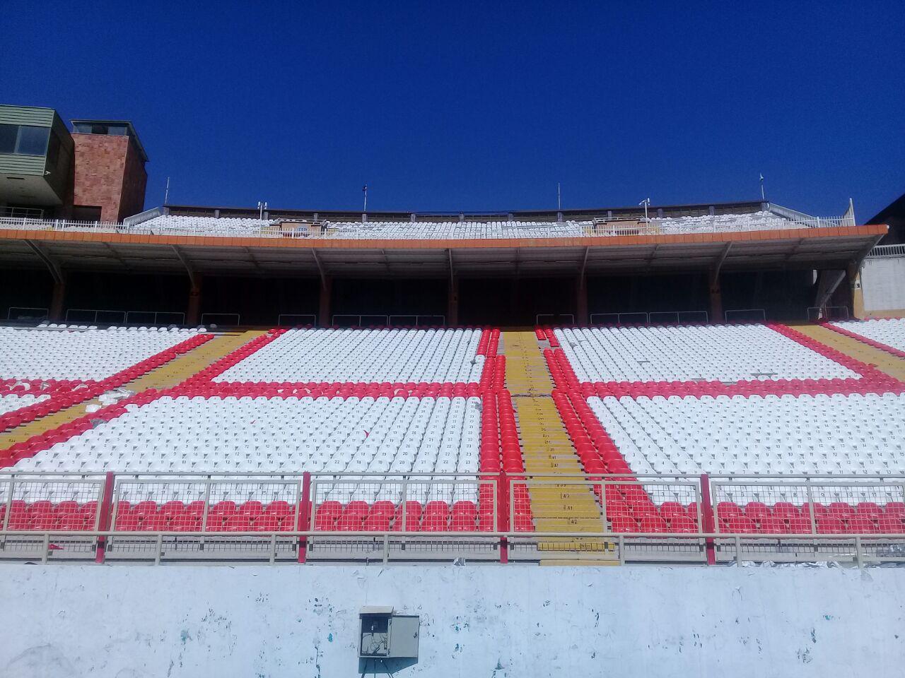 صندلی‌های ورزشگاه یادگار امام (ره)، قرمز و سفید شدند
