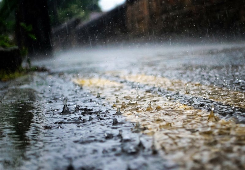 سطح جاده‌ها لغزنده است/ باران در جاده‌های کشور