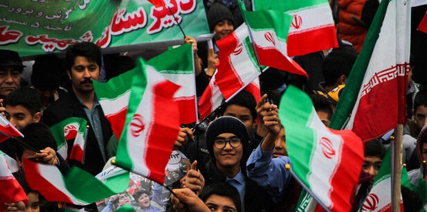 مردم تبریز در محکومیت اغتشاشات اخیر راهپیمایی می‌کنند