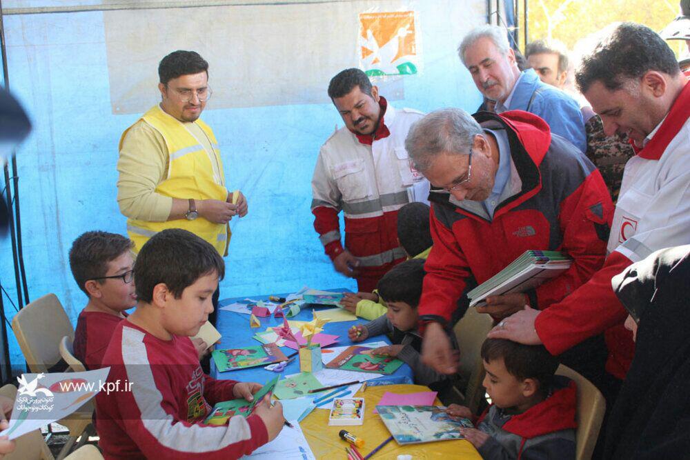 بازدیدسخنگوی دولت از طرح امداد فرهنگی کانون در روستای زلزله‌زده «ورنکش» ترکمانچای