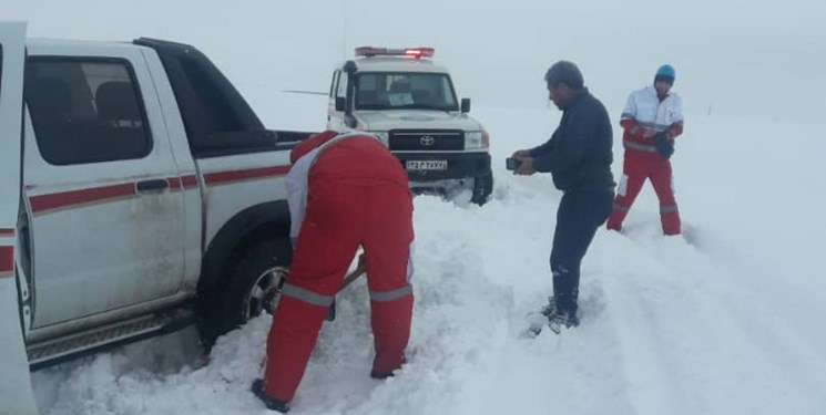 نجات جان 5 مادر باردار آذربایجانی گرفتار در برف