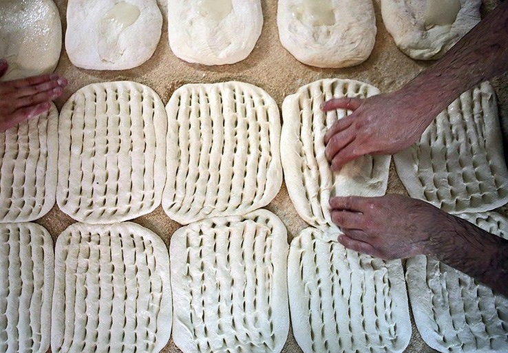 تناقض اختیارات در افزایش قیمت نان!/ پیشتازی آذربایجان‌شرقی با بی‌اعتنایی به سیاست کلی دولت