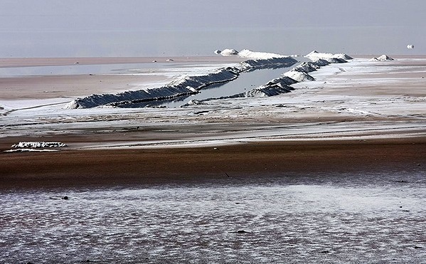خشک شدن دریاچه ارومیه عامل ایجاد گرد و غبار نمکی