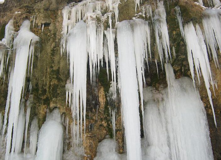 آذربایجان‌شرقی یخ بست/ ورزقان با دمای ۲۸ درجه زیر صفر سردترین شهر کشور