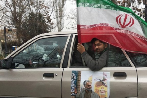 راهپیمایی ۲۲ بهمن در تبریز، خودرویی است