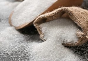 ۷۶۶۶ تن برنج و شکر به قیمت مصوب در بازار استان توزیع شد