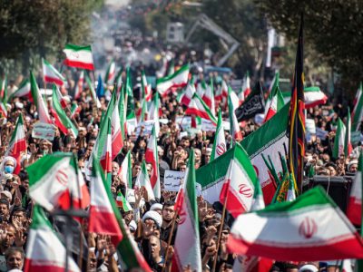 یک ایران علیه یک آشوب/ دست از این انقلاب بر نمی‌داریم