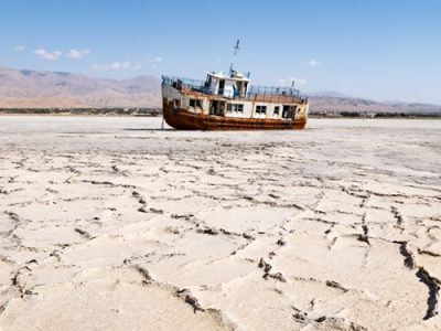 دریاچه فیروزه‌ای آذربایجان را قربانی مسائل سیاسی نکنید