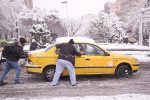 دوباره برف بارید و دوباره تاکسی‌ها آب شدند