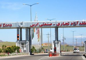 بهره‌برداری از ۲ هزار هکتار گلخانه در جلفا/ ضرورت احداث فرودگاه کارگو در ارس
