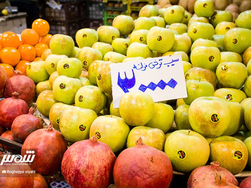 بازار پر رونق میوه شب عید در تبریز